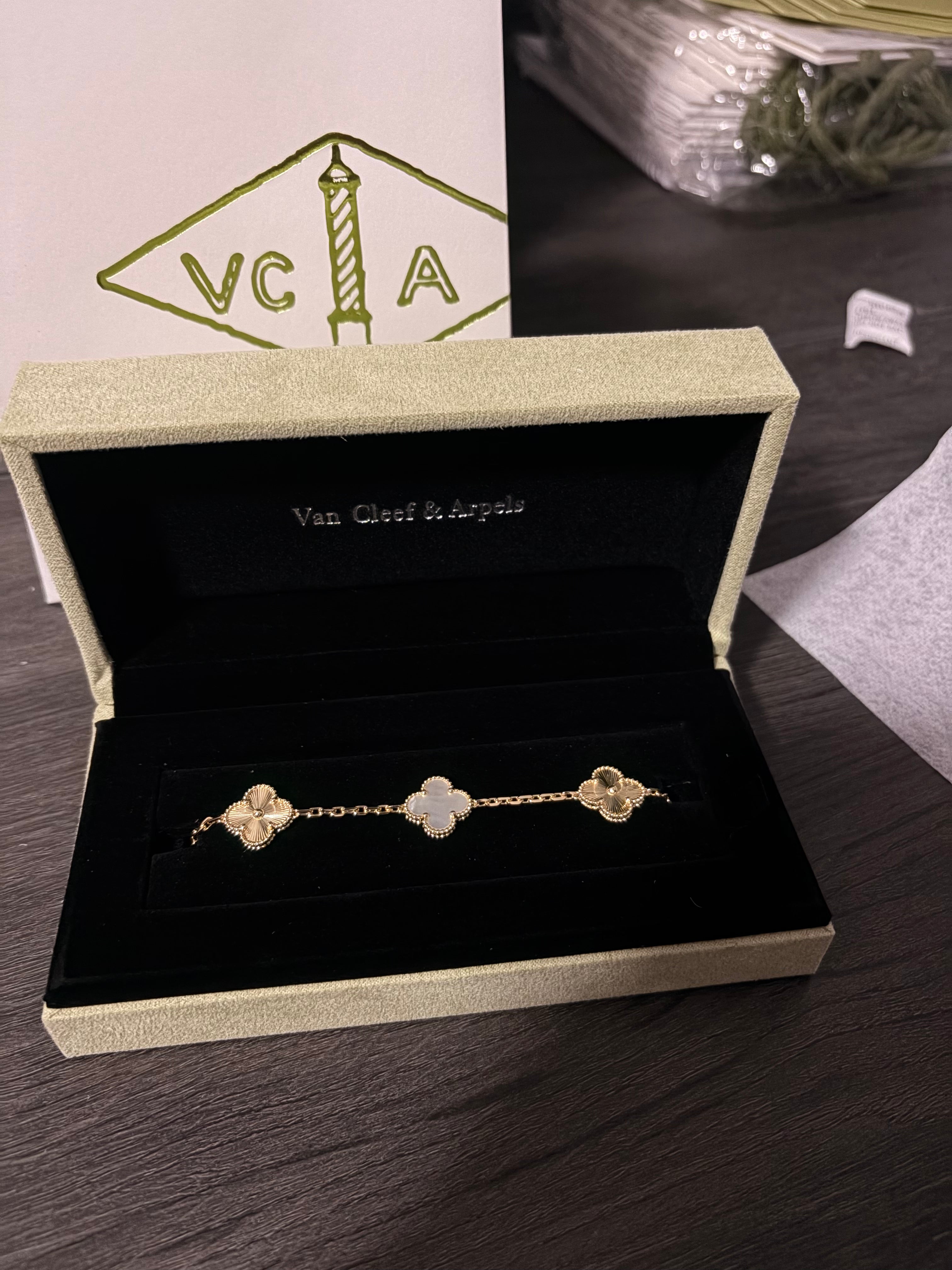 Van Cleef Dorada-Blanca