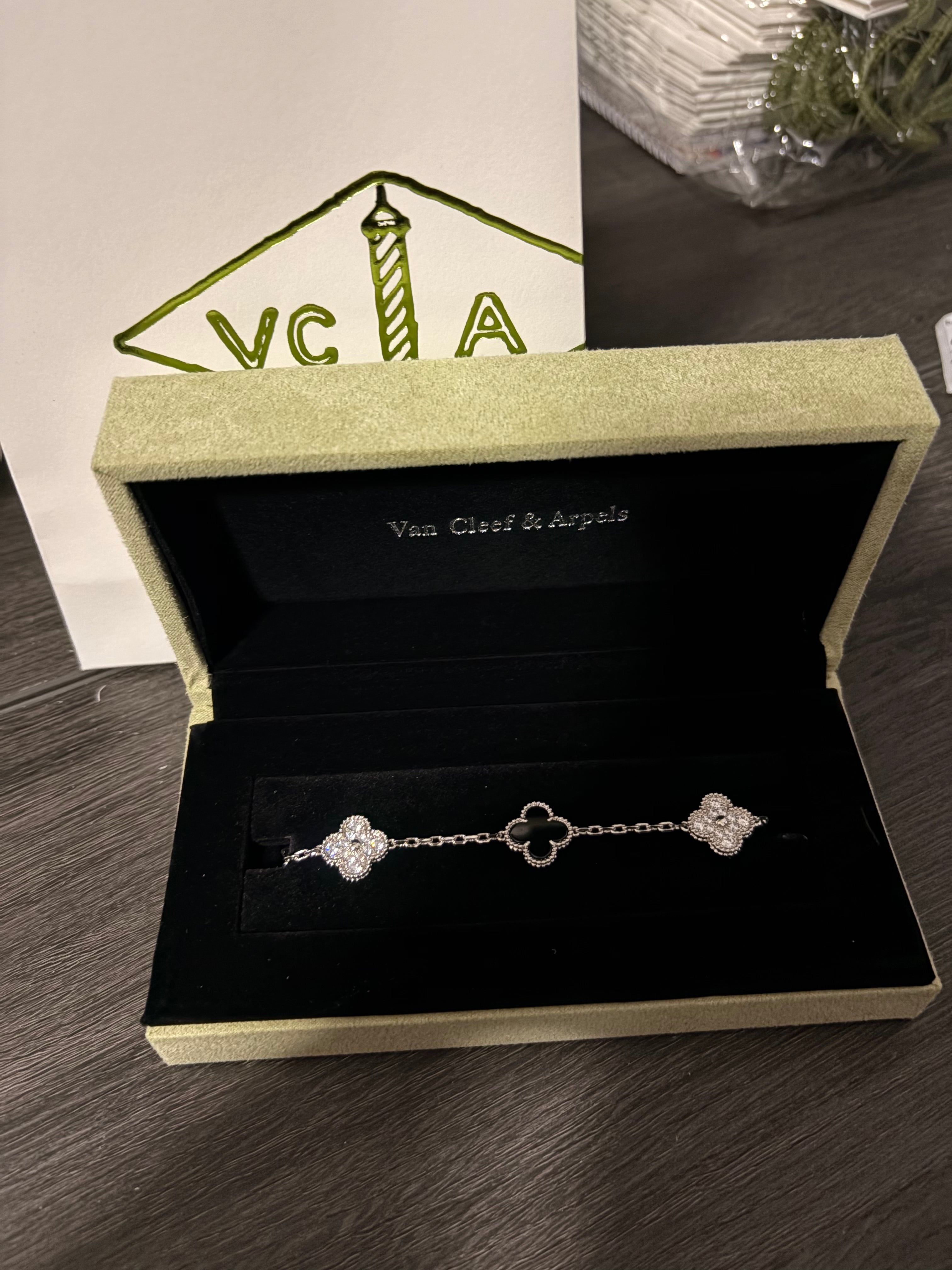 Van Cleef Negra-Diamantes